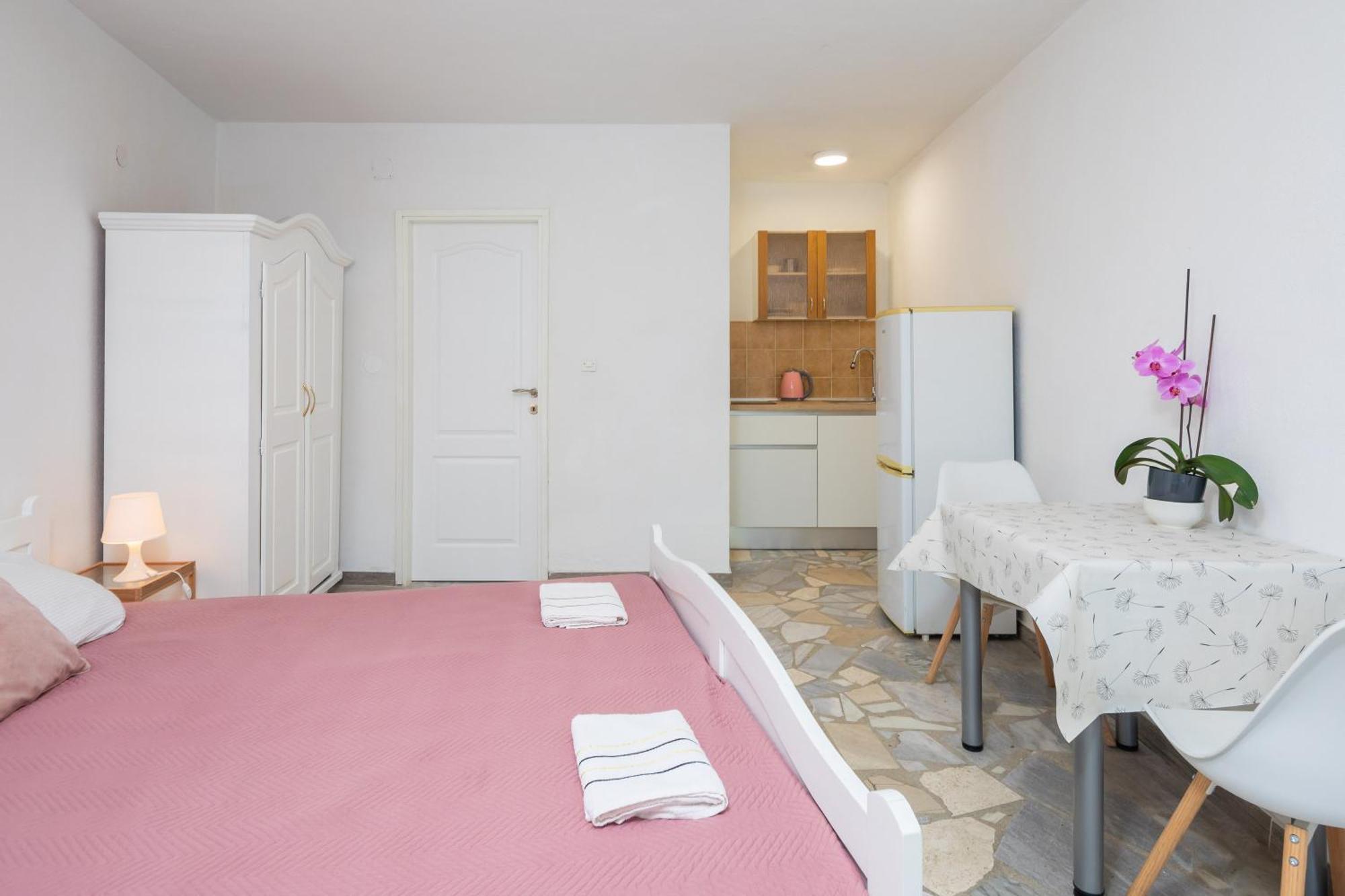 Apartments Roza Omiš Extérieur photo