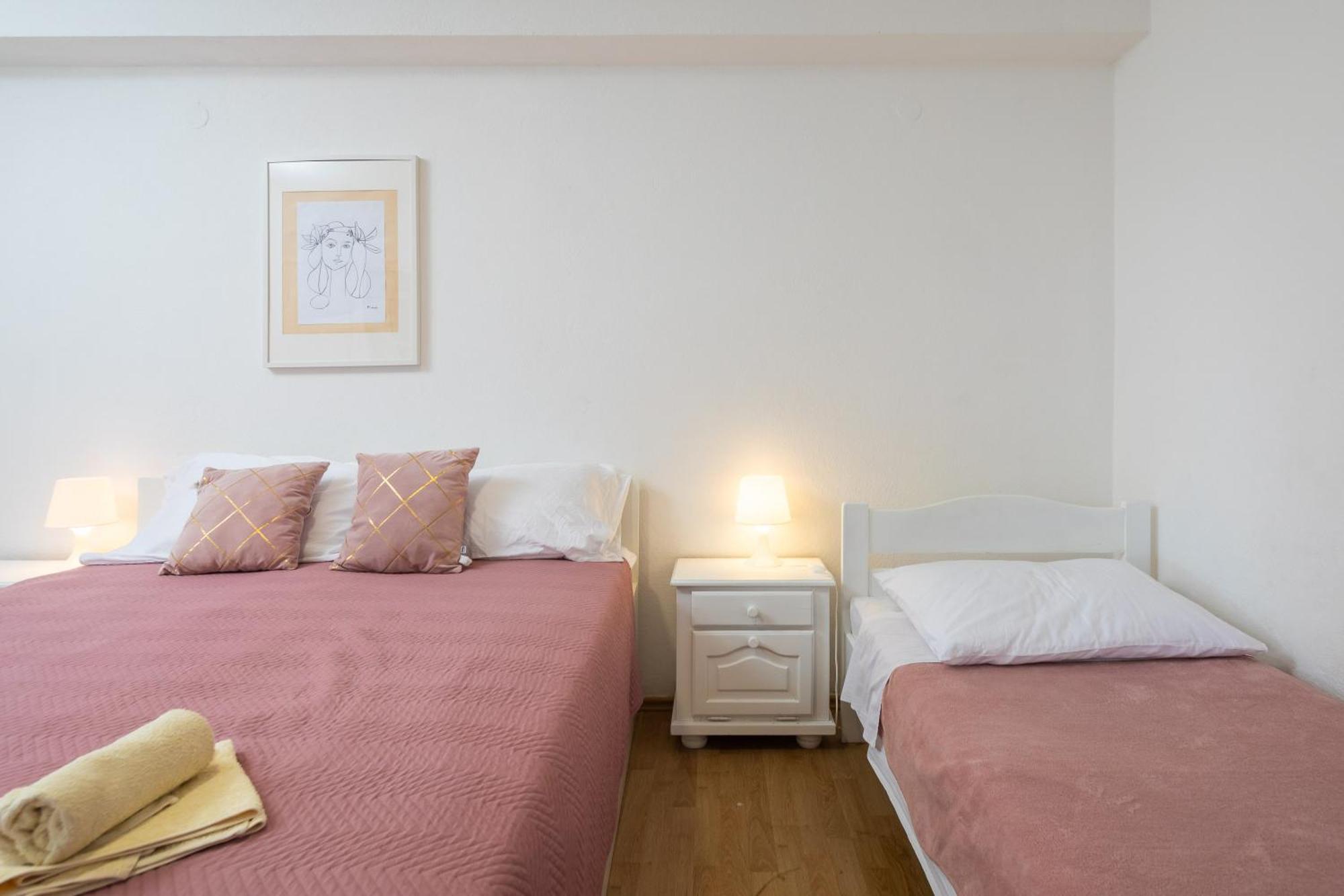Apartments Roza Omiš Extérieur photo